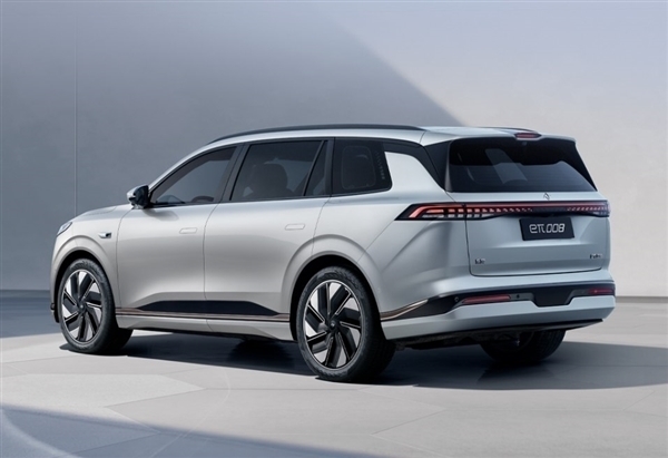 平价版理想L8来了!东风奕派eπ 008上市:18.86万元起