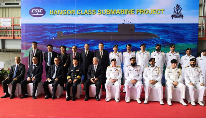 2019年，时任巴基斯坦海军参谋长扎法尔·马哈茂德·阿巴西访华期间查看“汉果”级潜艇建造情况
