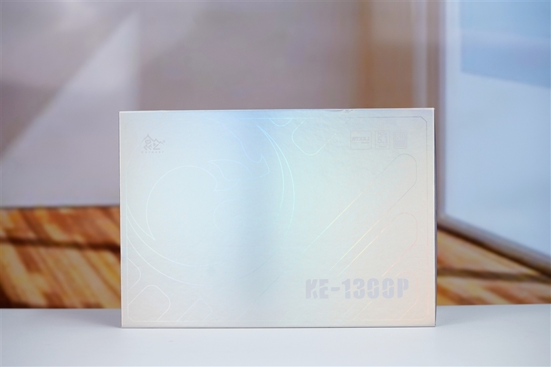 鑫谷电源翻身之作!昆仑九重KE-1300P评测:噪音极低 12V输出电压稳得没治了