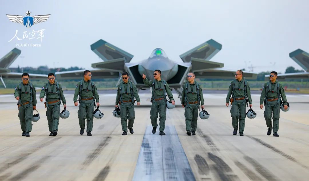 新时代意气风发的空军“王海大队”飞行员。李吉光 摄