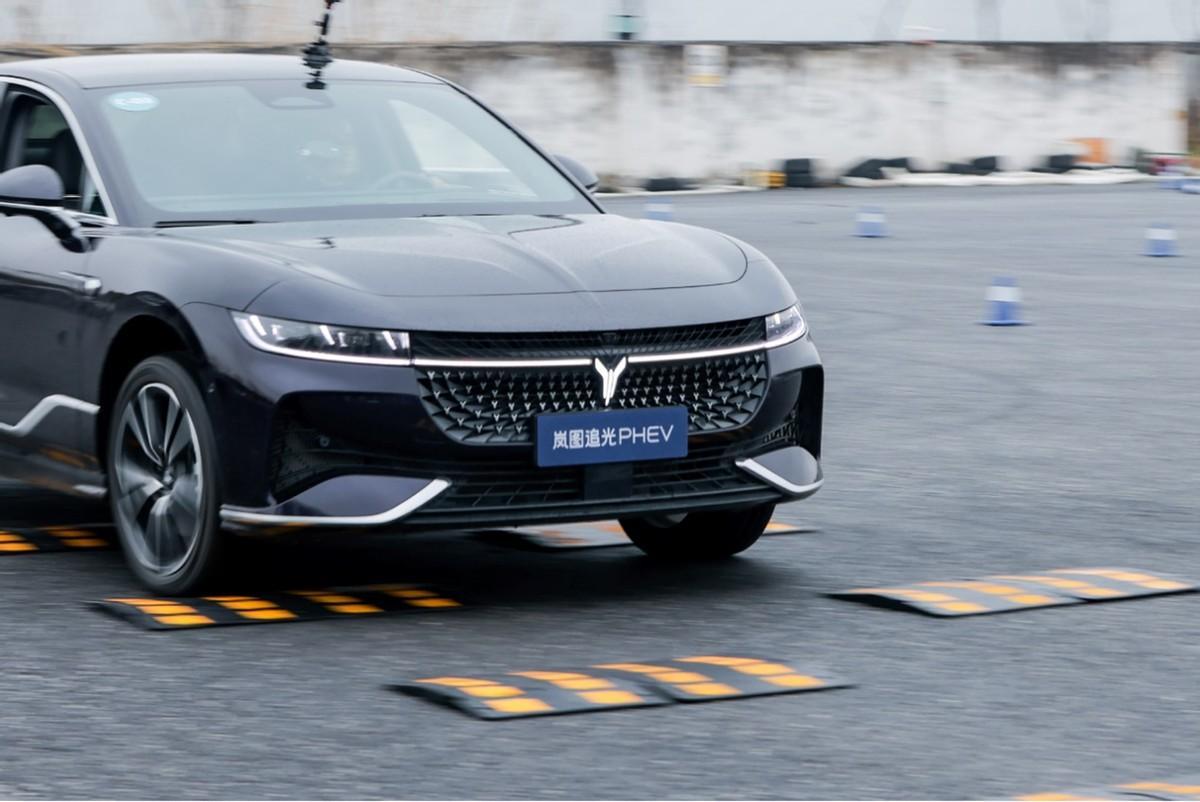 插混依然是主流 岚图追光PHEV对比汉DM-p 谁才是“混动之王”?