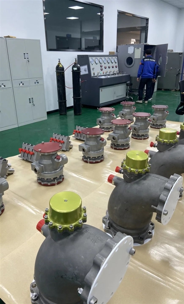可复用!天兵科技天龙三号火箭110吨发动机校准试车成功:对标猎鹰九号