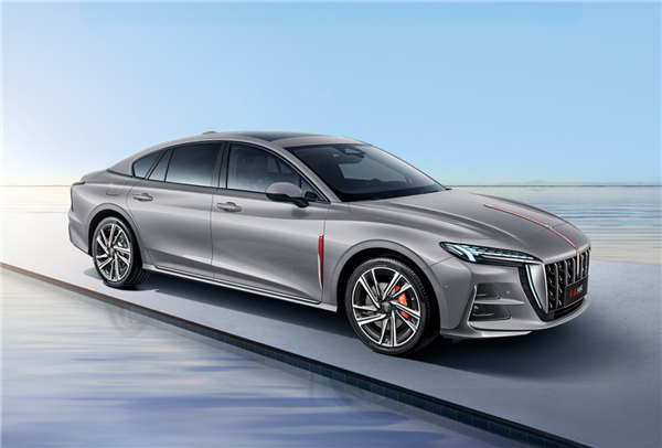 凯美瑞国产强敌!2024款红旗H6上市:17.98万元起