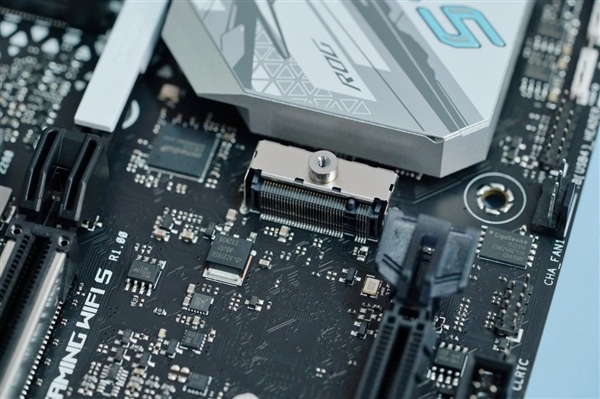 支持DDR5-8000!华硕ROG STRIX B760-G GAMING WIFI S小吹雪图赏