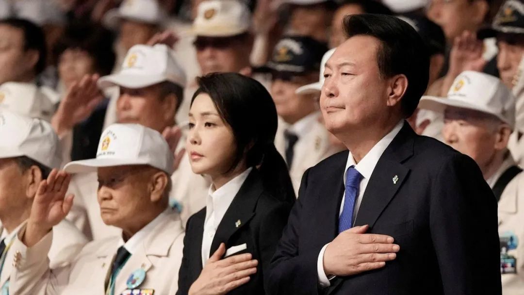 ◆2024年6月25日,尹锡悦与金建希在大邱出席朝鲜战争爆发74周年纪念活动。