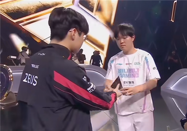 电竞世界杯一轮游!《英雄联盟》项目BLG 1-2不敌T1惨遭淘汰