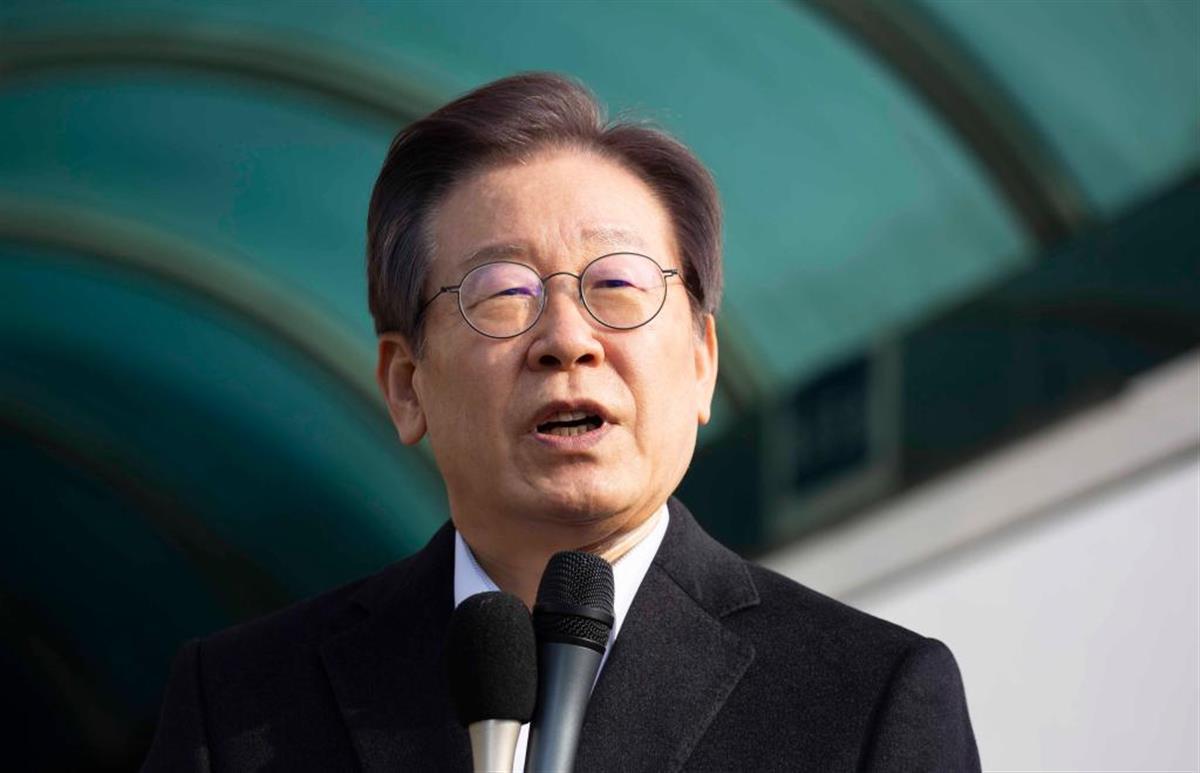 韩国最大在野党党首李在明辞职，曾绝食24天抗议核污水排放，8月准备挑战连任