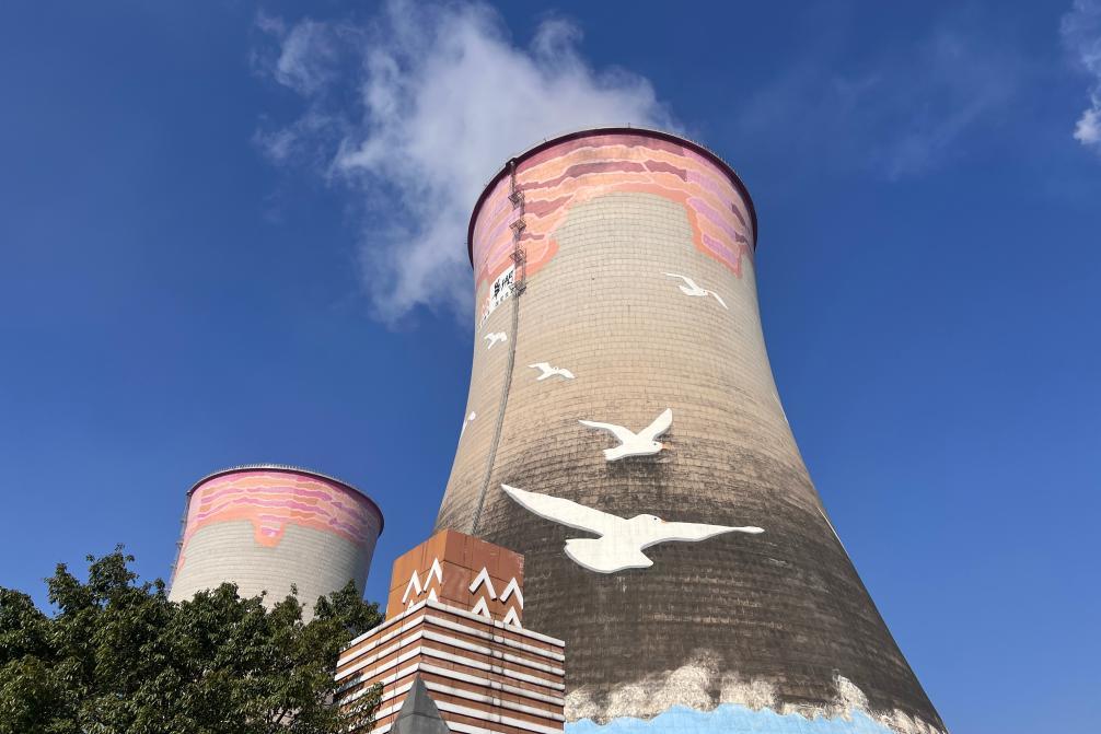 这是广州华润热电有限公司建设的自然通风海水冷却塔。新华社记者唐诗凝 摄