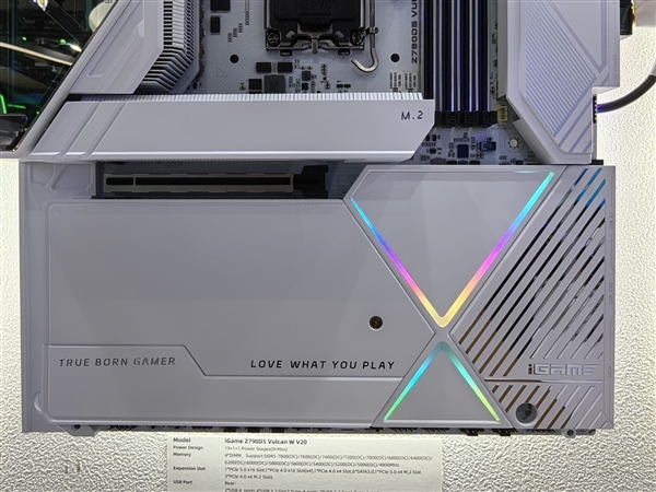 七彩虹Z790火神主板现身:首次E-ATX大板设计 黑白双色可选