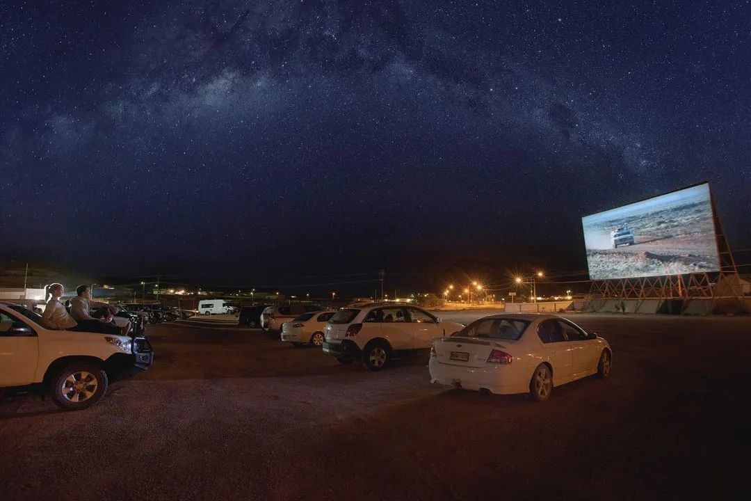 Photo@cooberpedydrivein.org.au