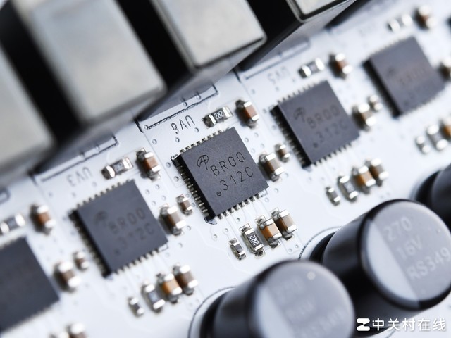 七彩虹 B650M GAMING FROZEN 主板评测 颜值拉满 玩法多样