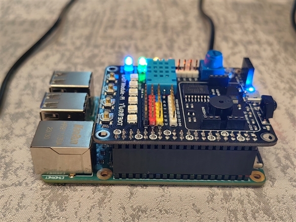 龙芯2K0300蜂鸟开发系统正式发布:巴掌大小 无限可能