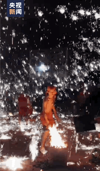 这条1500℃的“龙”，火了！