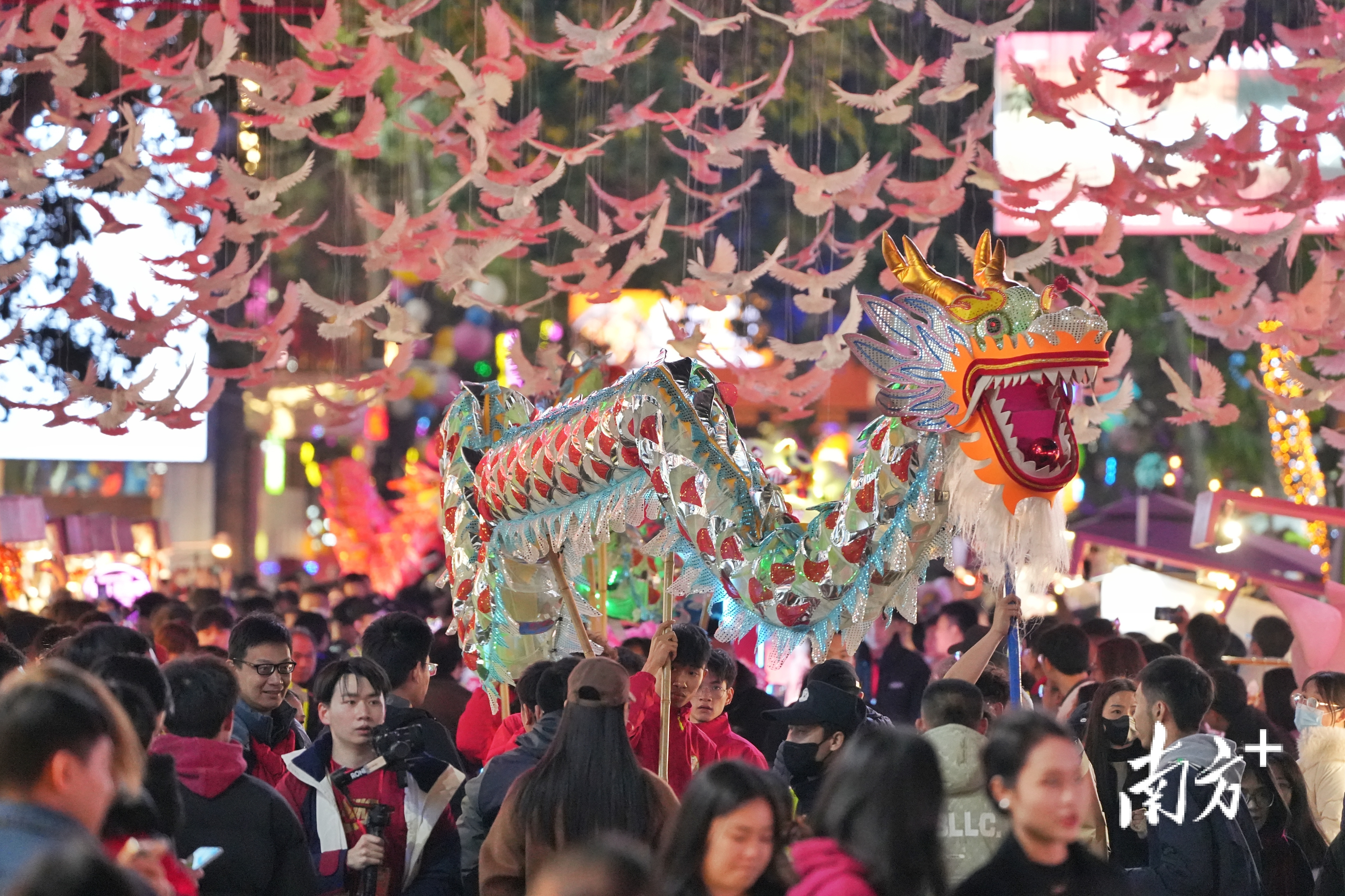 让世界爱上“中国年”!专家详解春节申遗成功“密码”|文化中国行_凤凰网资讯_凤凰网