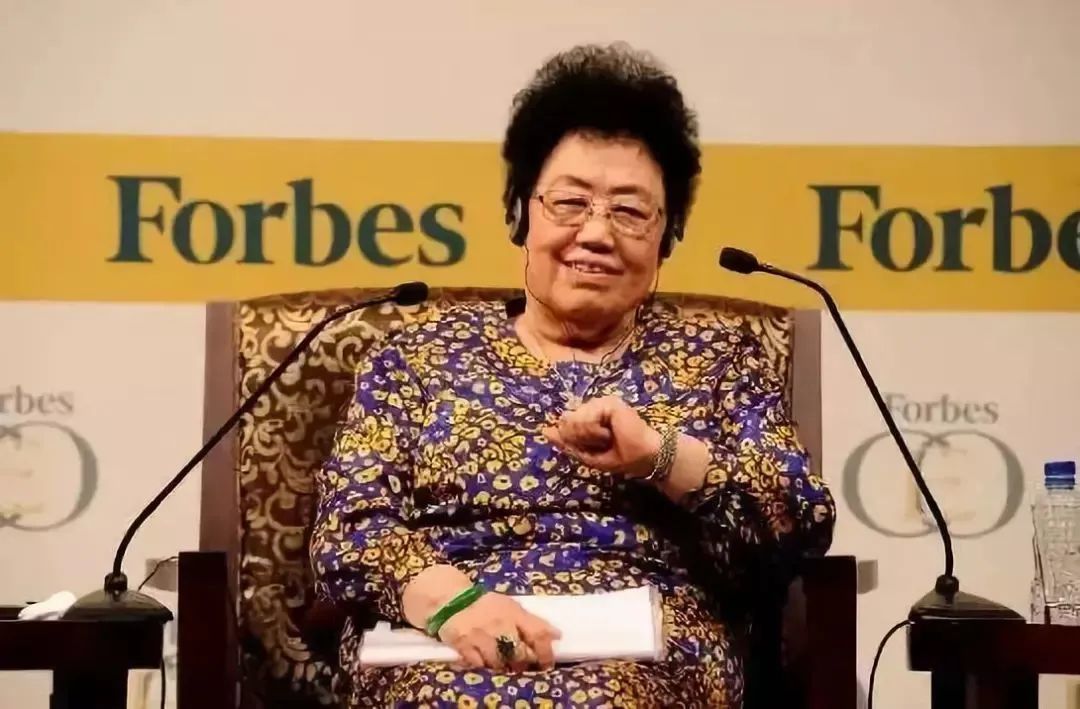 要是搁以前，见到她还得下跪？