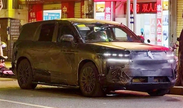 比亚迪腾势N9上路谍照曝光 伪装贴纸亮了:500万以内就换我