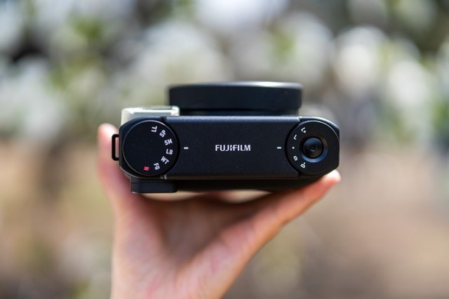 一次成像也有高级感 富士instax mini 99拍立得相机上手评测