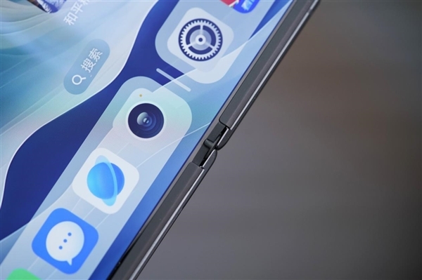 年度折叠屏手机推荐!荣耀Magic V3绒黑色图赏