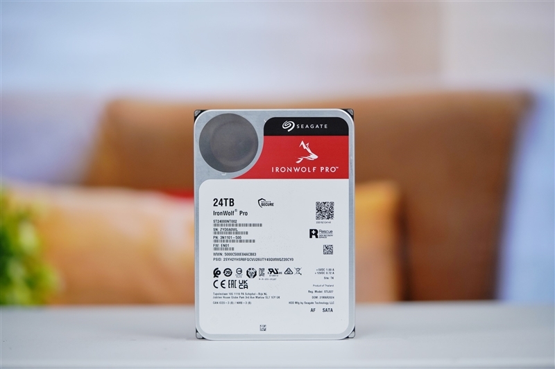 4块组近百TB NAS!希捷酷狼Pro 24TB硬盘评测:读写均超1000MB/s