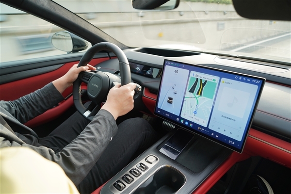 这颜值一眼种草!小米SU7雅灰图赏