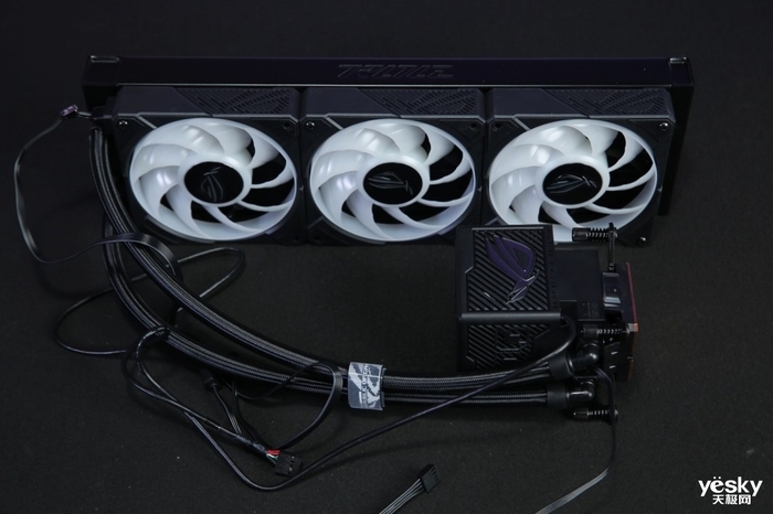 ROG MAXIMUS Z890 HERO主板+龙神3 EXTREME礼盒开箱:顶级配置,信仰拉满