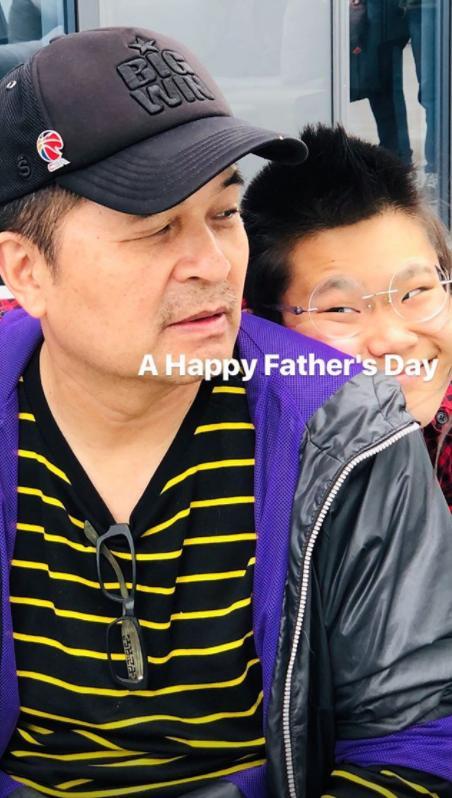 毕福剑27岁女儿毕凌罕晒素颜照,瘦了一圈显秀气,造型越来越淑女 毕福剑27岁女儿毕凌罕晒素颜照,瘦了一圈显秀气,造型越来越淑女