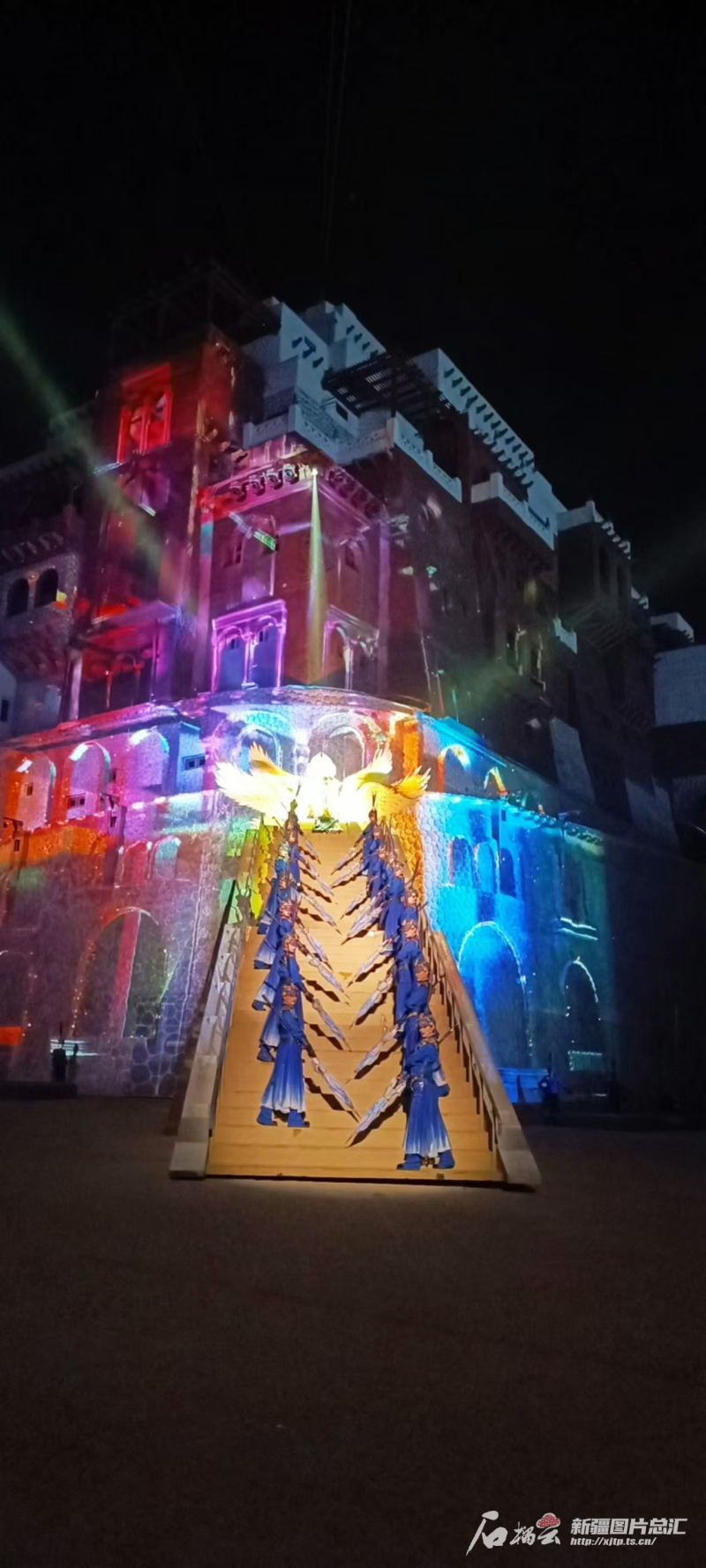 约特干故城《万方乐奏有于阗》演出现场。石榴云/新疆日报记者 任江摄