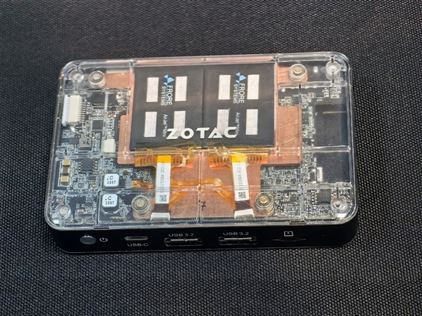 揭秘全球首个固态主动散热AirJet:区区2.5mm/8g!风扇热管都洗洗睡吧