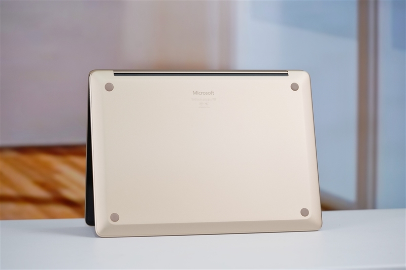 22小时续航!微软Surface Laptop 第7版评测:骁龙X Elite性能胜过同功耗的x86处理器