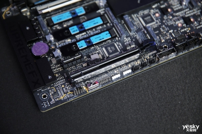 ROG MAXIMUS Z890 HERO主板+龙神3 EXTREME礼盒开箱:顶级配置,信仰拉满