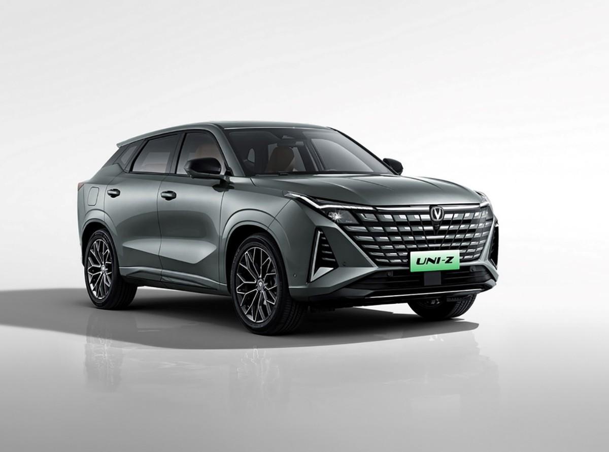 长安UNI-Z不到12万起售 性价比好像真挺高的 比银河L7强一点?