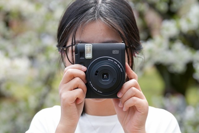 一次成像也有高级感 富士instax mini 99拍立得相机上手评测