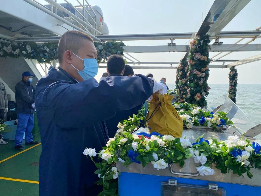 西安市阎良汉皇树葬墓园树葬区。新华社记者李亚楠 摄