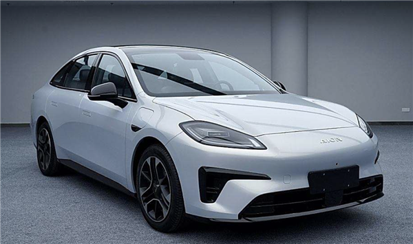 纯电A+级轿车!广汽埃安AION RT将于9月26日预售:对标MONA M03