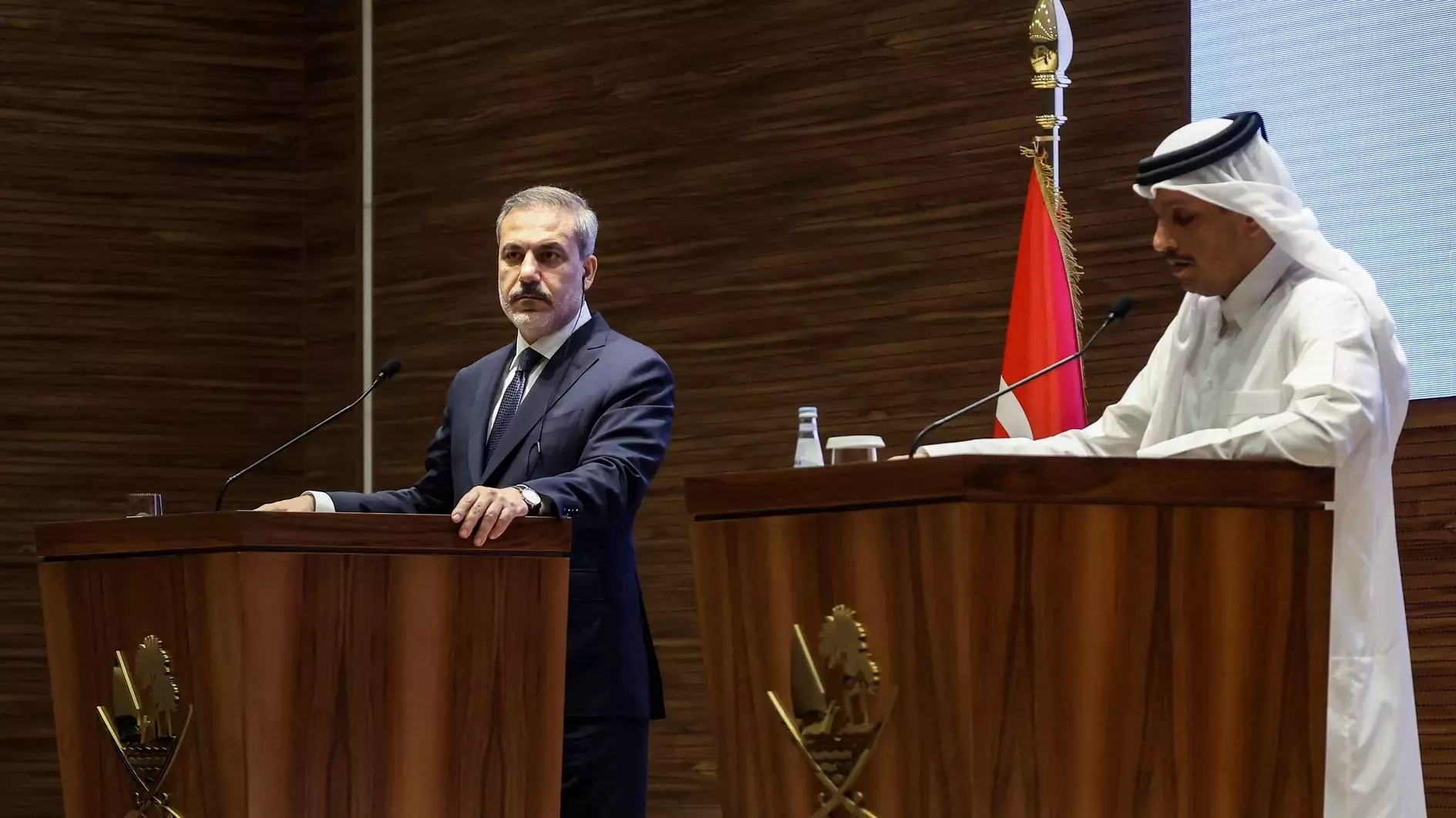 费丹（左）与穆罕默德举行联合记者会 图片来源：土耳其每日新闻