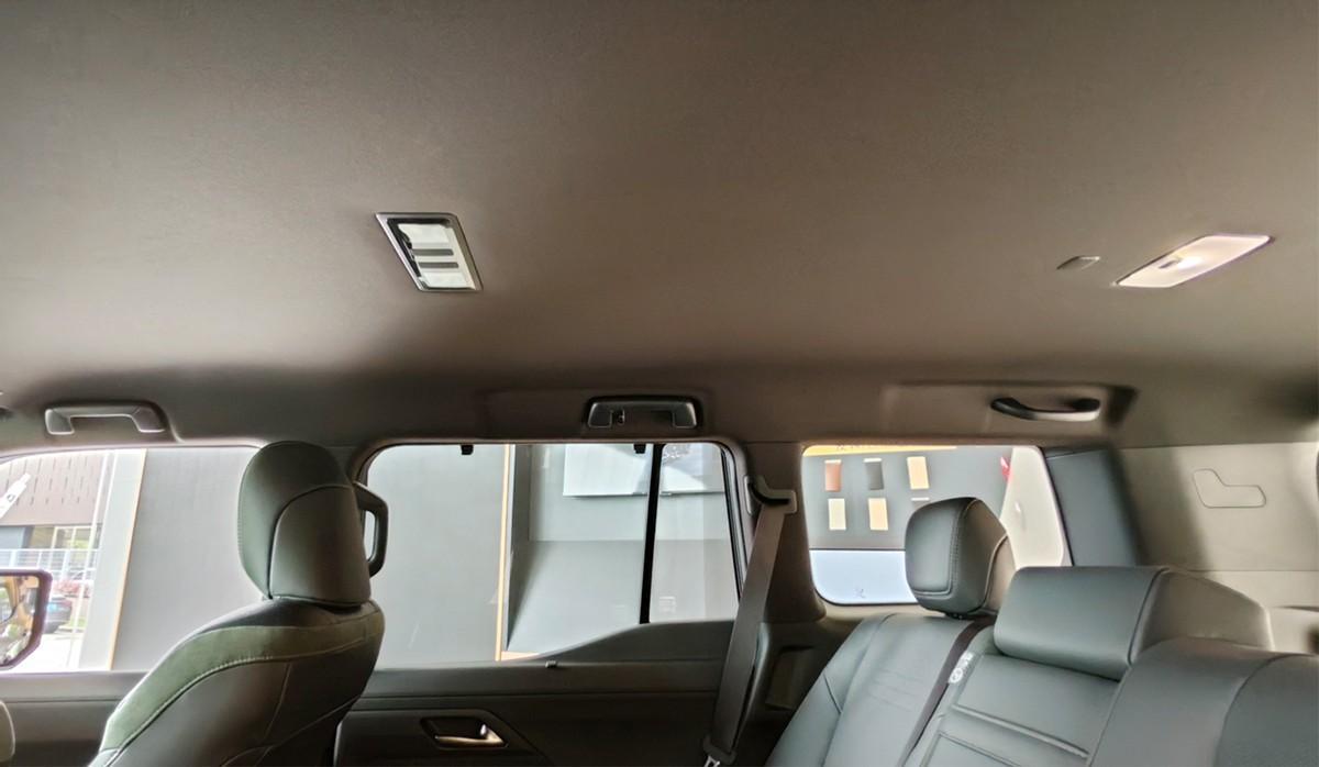 不要考虑比普拉多贵30多万值不值,大哥开心就好,雷克萨斯GX实拍