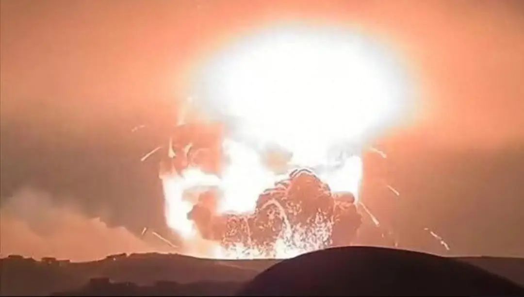 以军空袭叙利亚引发巨大爆炸 图源：视频截图