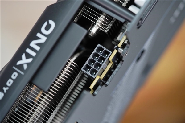 新一代甜品卡!傲世征途Intel锐炫B580显卡图赏