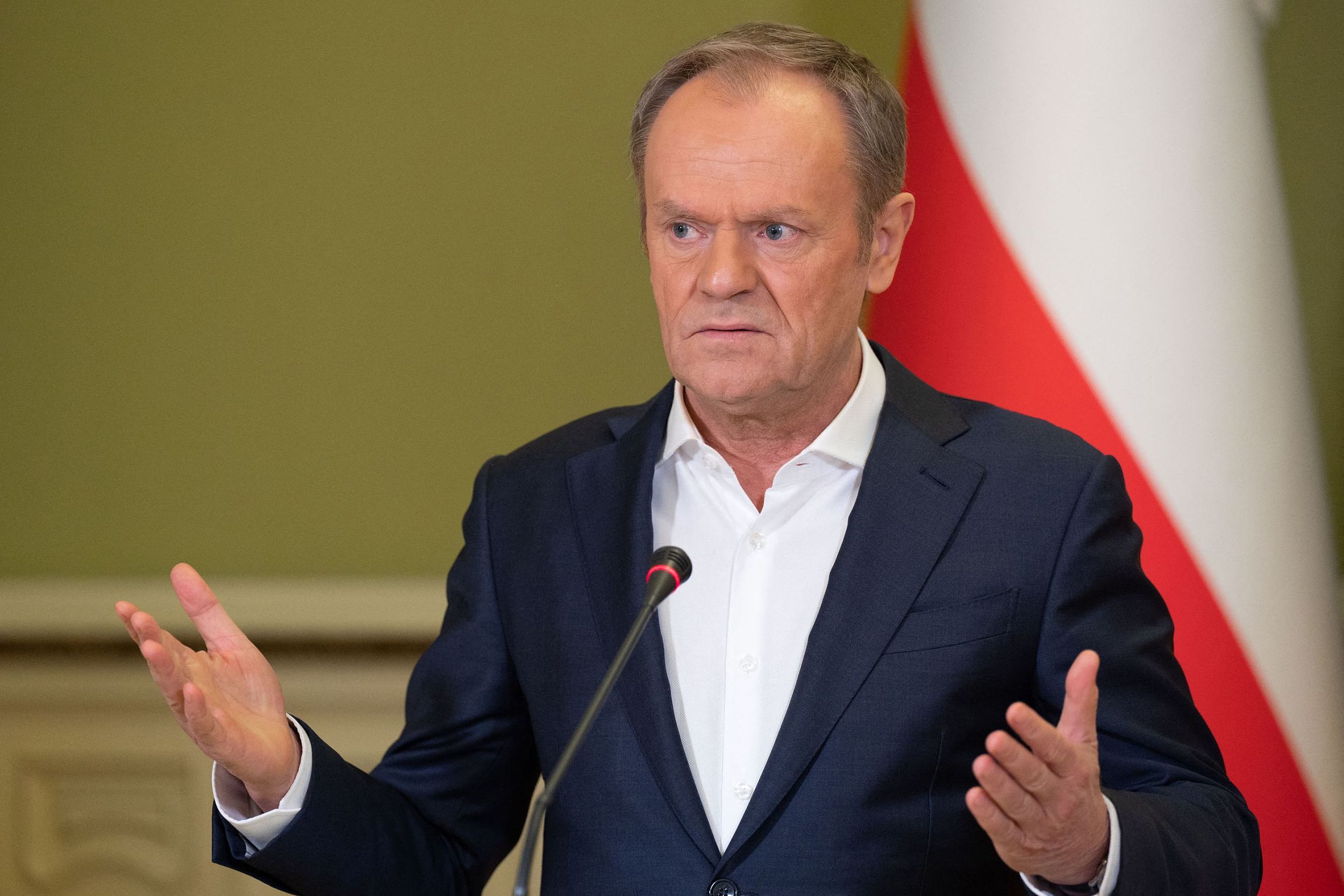 波兰新总理首访乌克兰，称要“重置关系”并提供更多军援_凤凰网