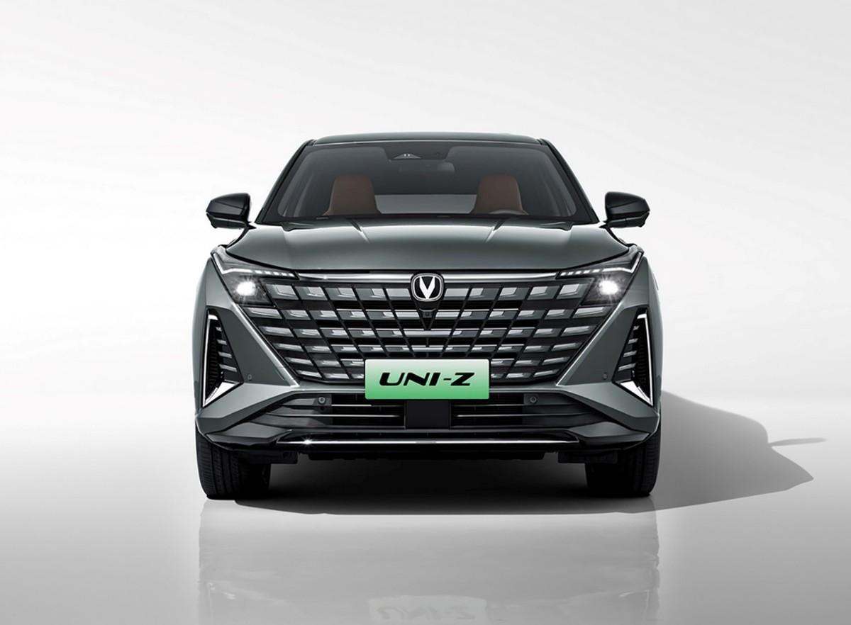 长安UNI-Z不到12万起售 性价比好像真挺高的 比银河L7强一点?