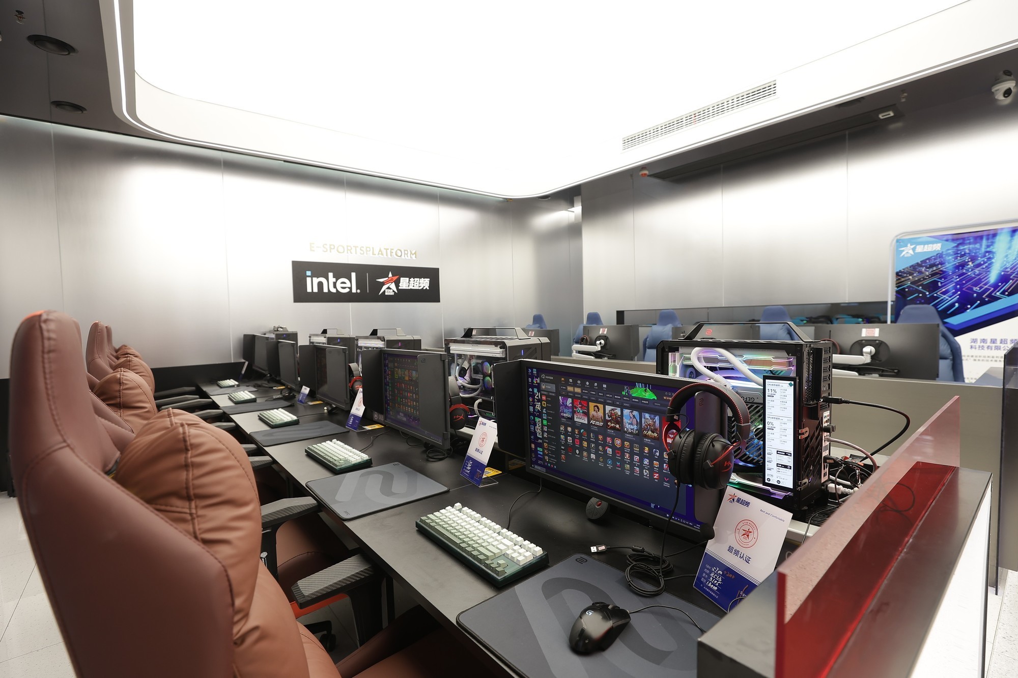 171台机器 171颗i9K芯 全国最大全场i9K电竞馆起航