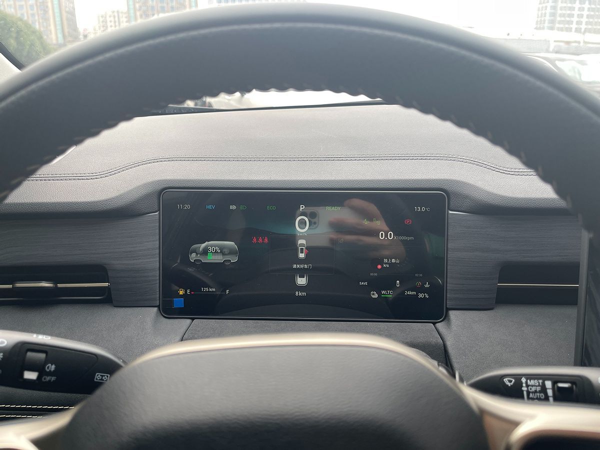 买不起理想L7可以看看TA,P2+P3双电机有创意,捷途山海L9实拍