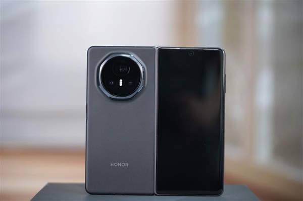 年度折叠屏手机推荐!荣耀Magic V3绒黑色图赏