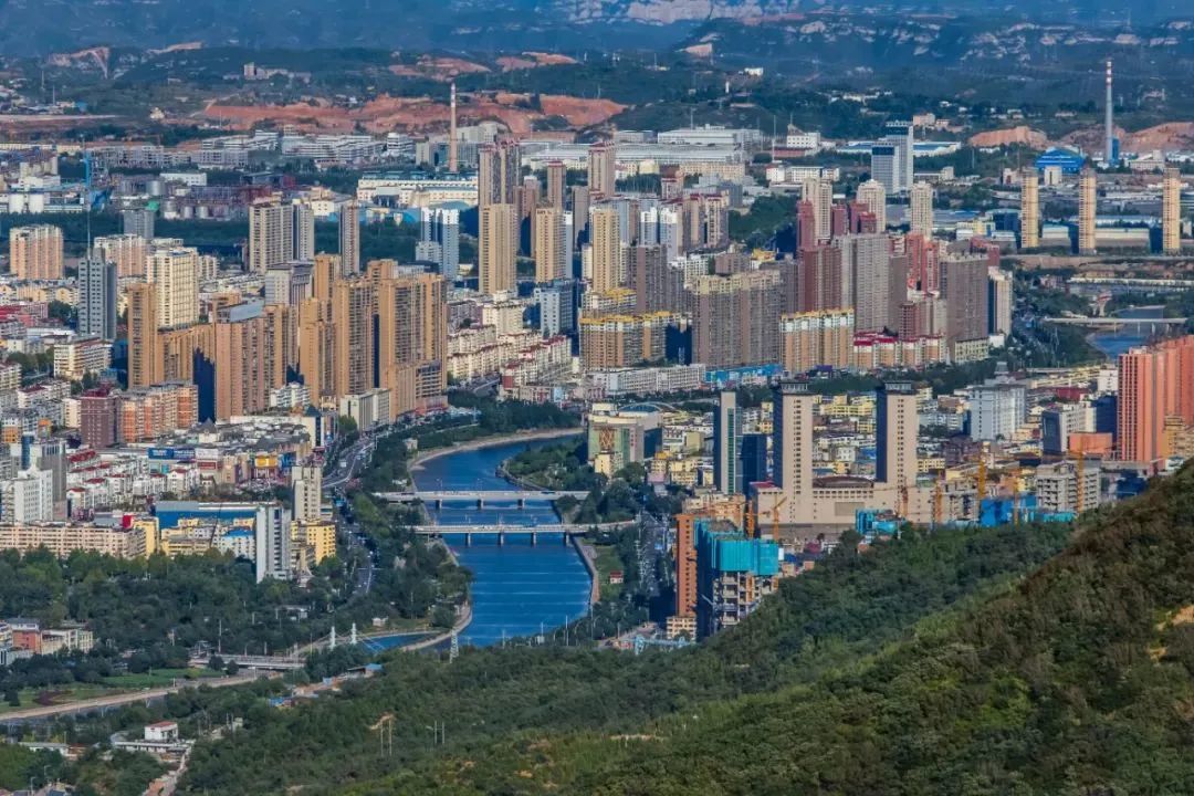 阳泉市城区高陵大厦建筑景观/图源：图虫创意