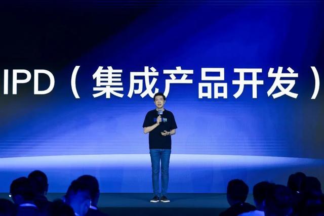 图说：飞书CEO谢欣在举止现场共享