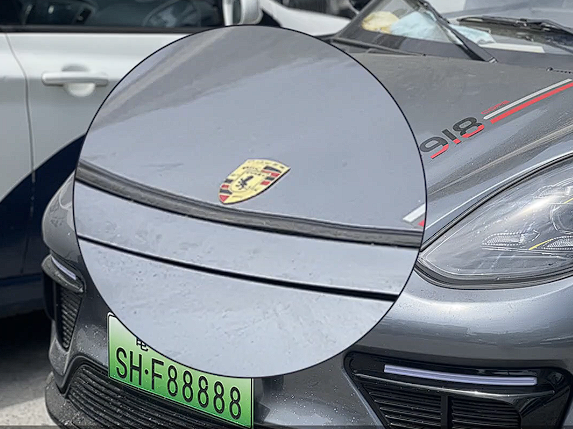 最强老头乐现身 前挂“保时捷”后贴“法拉利”:车主被拘