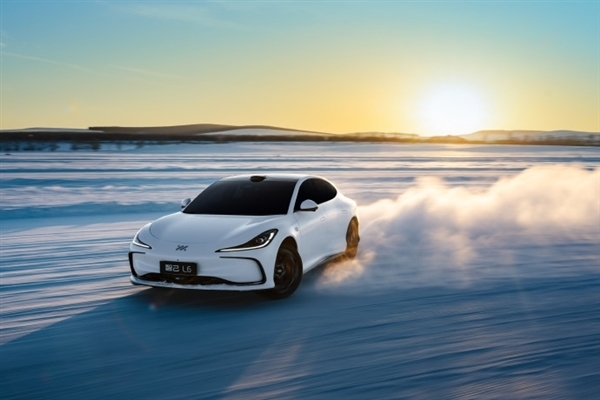 行业首搭超快充固态电池!智己L6将于今晚正式上市:预售23万元起