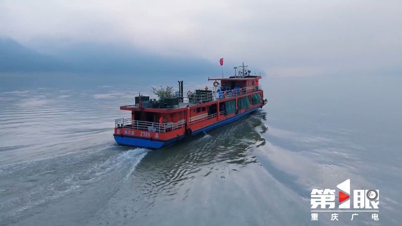 重庆第1眼 | 从"背篓专列"到"背篓轮渡" 用"绣花"功夫托起老乡"背篓"!