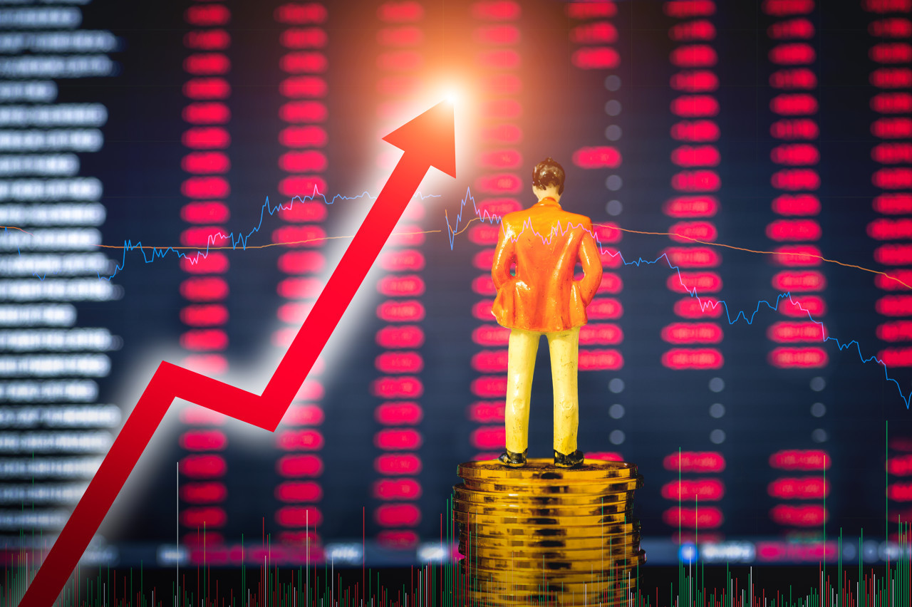 巴菲特狂抛苹果股票，套现或超600亿美元！再现中石油和比亚迪投资神话_凤凰网财经_凤凰网