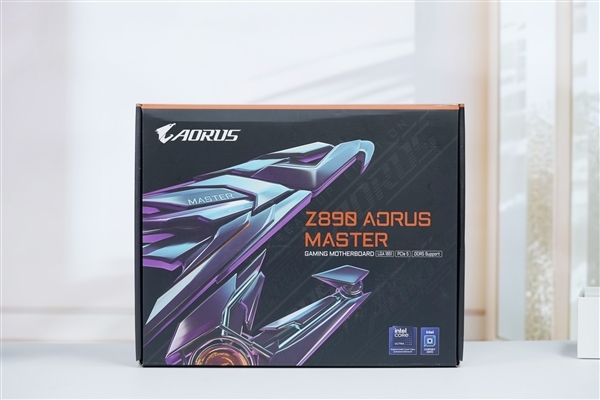 撑捏9500+内存！技嘉Z890 AORUS MASTER超等雕主板图赏